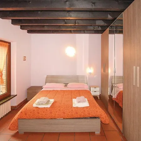 Melograno 1 Apartment Roe